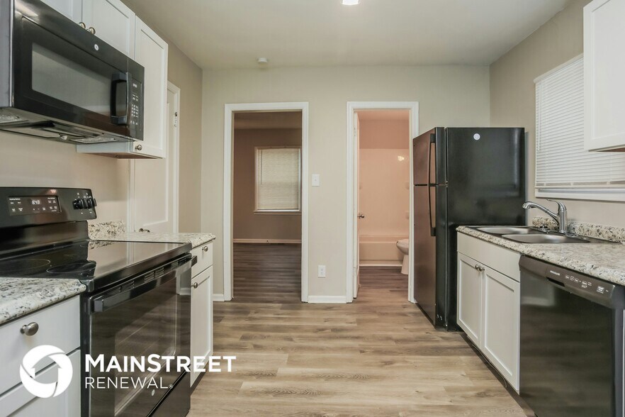 Building Photo - 4225 N Jackson Ave