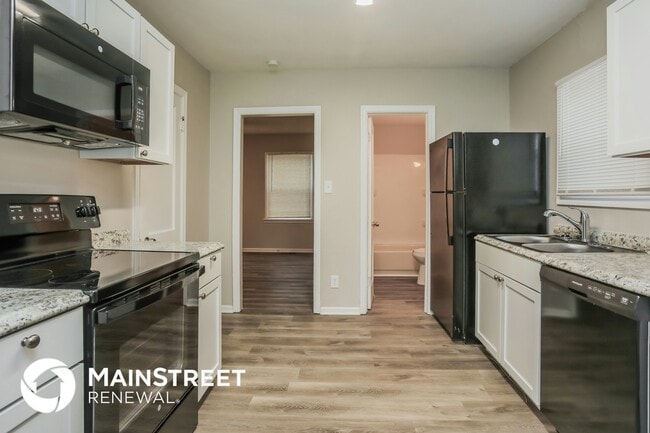 Building Photo - 4225 N Jackson Ave