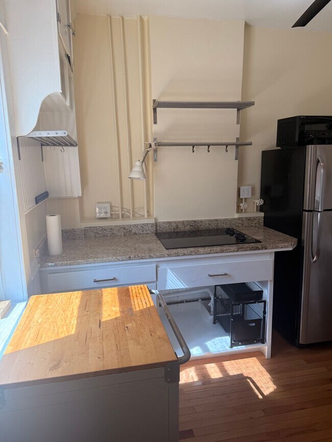 Building Photo - 1014 Spruce St