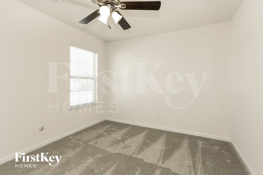 Building Photo - 9825 Pollie Little Ln