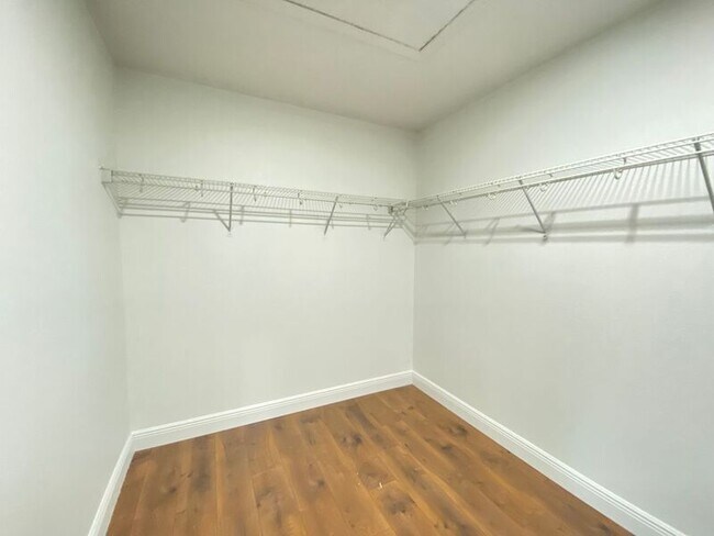 Building Photo - 13110 Moss Park Ridge Dr