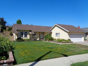 Building Photo - 1131 Knollwood Dr