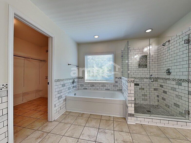 Building Photo - 4880 Roseman Trail