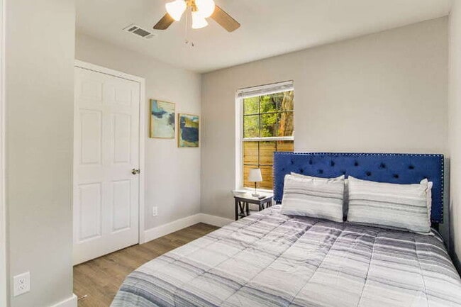 Building Photo - Charming 3-Bedroom, 2-Bath Home Near Downtown Pensacola