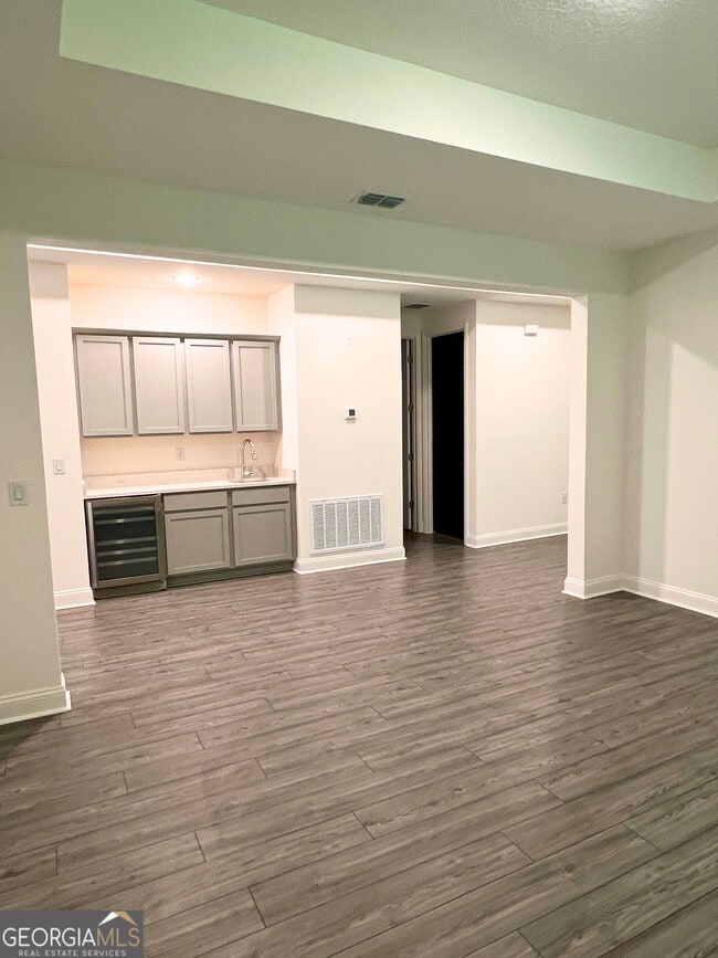 Building Photo - 111 Breakwater Lp