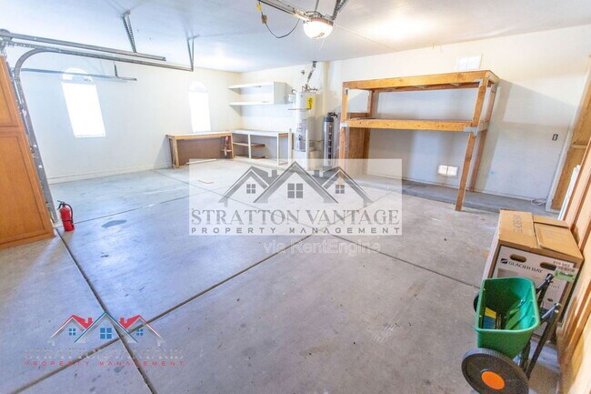 Building Photo - 16627 W McKinley St