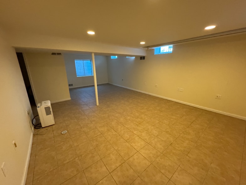 Building Photo - 8701 Brookville Rd