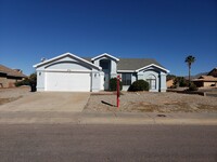Building Photo - Great Commuting Location to HAFB & Town