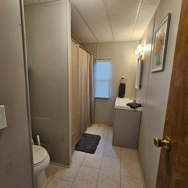 Building Photo - 801 N Hale Ave