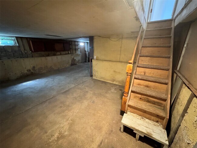 Building Photo - 31 Brennan Pl
