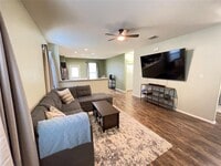 Building Photo - 228 La Dera Dr