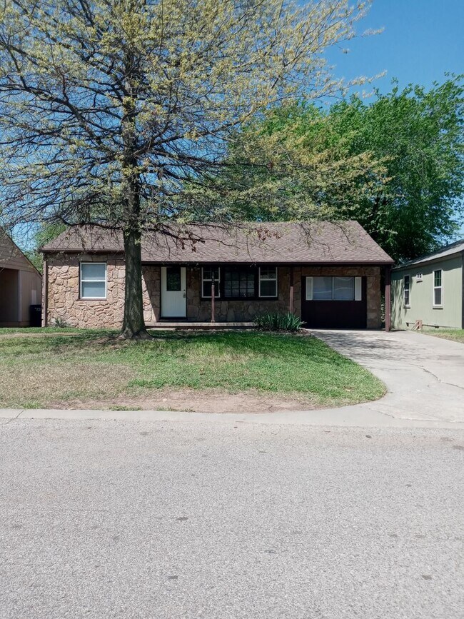 Primary Photo - 1817 Breckenridge Dr