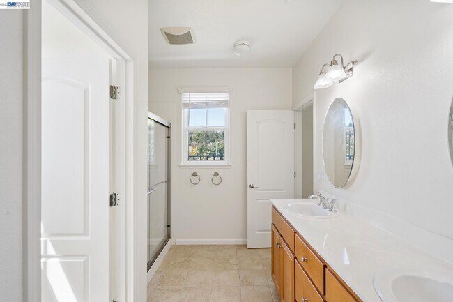 Building Photo - 7981 Bellina St