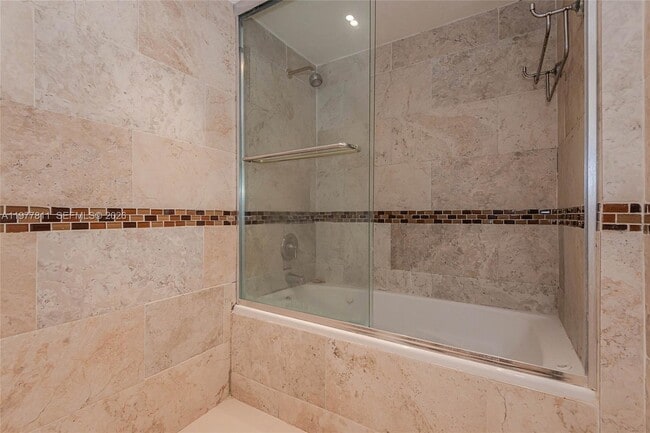 Building Photo - 17021 N Bay Rd