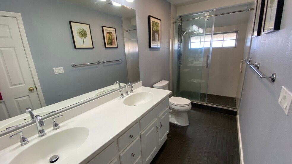 Building Photo - 34565 Vane Cmn