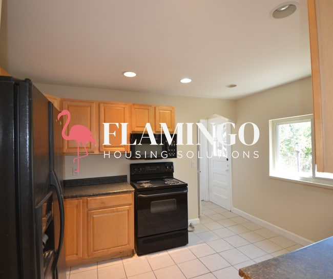 Building Photo - 2510 Catalpa Dr.
