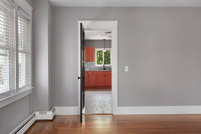 Building Photo - 84 Rochambeau Ave