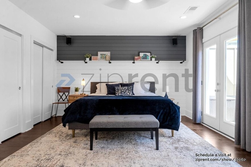 Building Photo - 303 Canton Wy