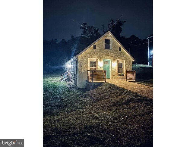 Building Photo - 510 67th Pl