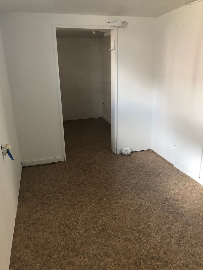 Building Photo - Beautiful 2 bedroom 2 bath stand- alone home