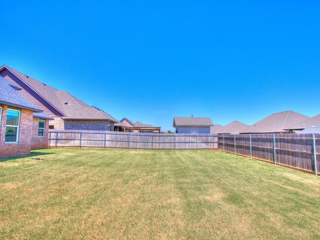 Building Photo - 3212 Hayven Cir