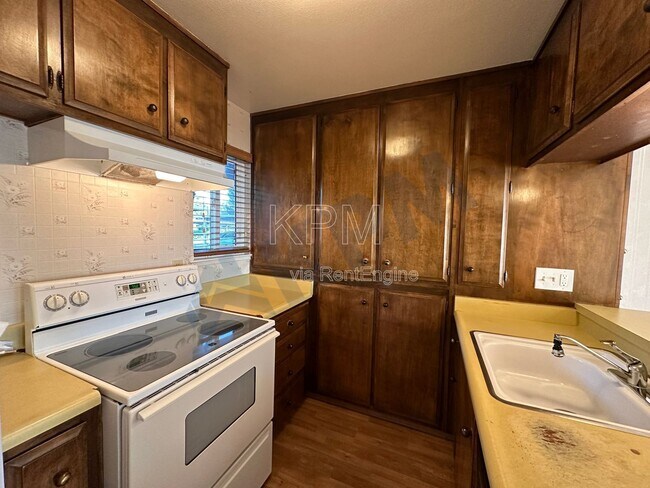 Building Photo - 3790 W Benjamin Holt Dr