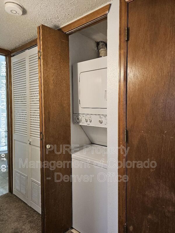 Building Photo - 5706 W Asbury Pl