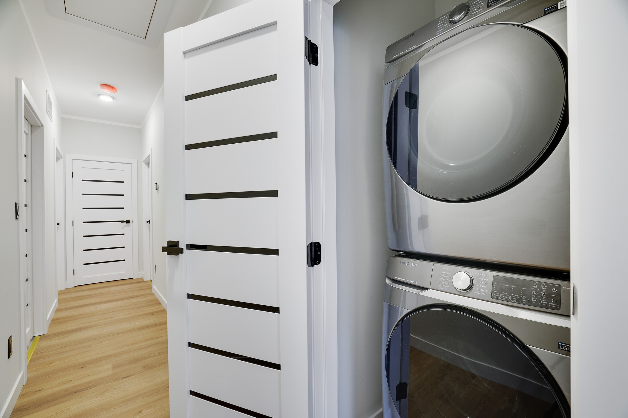 Building Photo - 1540 Lake Ln