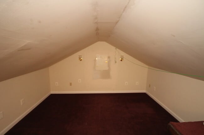 Building Photo - Beautiful Updated little rancher with nice yard!