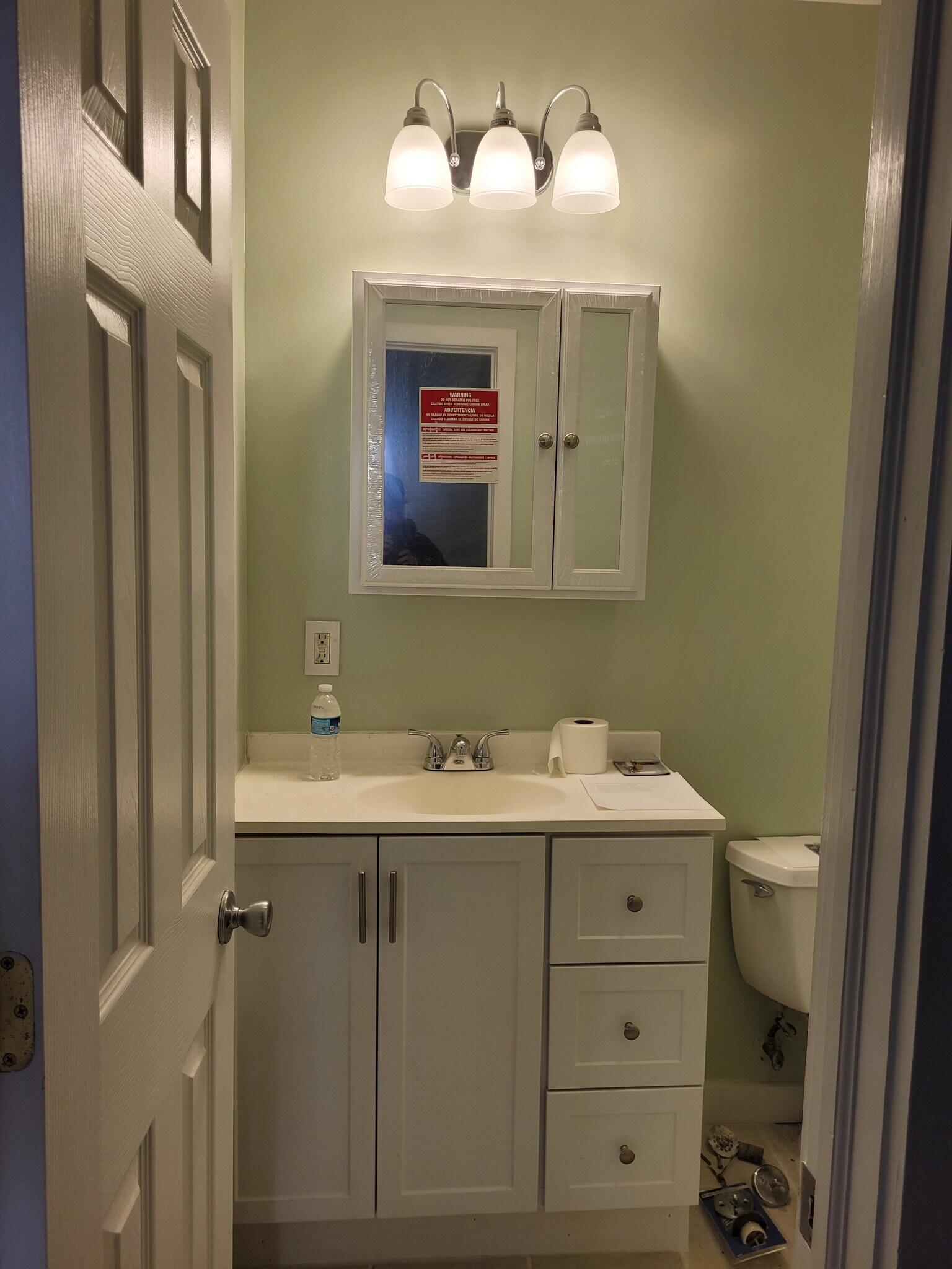 Bathroom - 402 E 18th St