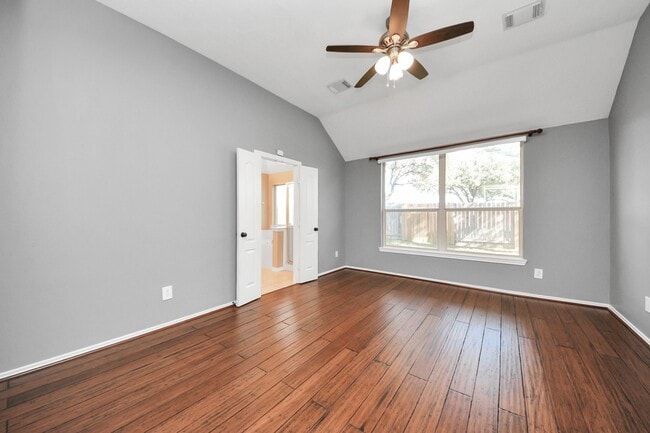 Building Photo - 10118 Heron Meadows Dr