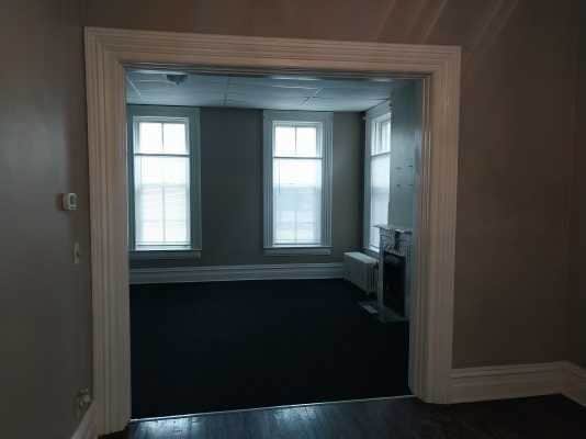 Building Photo - 437 W Walnut St