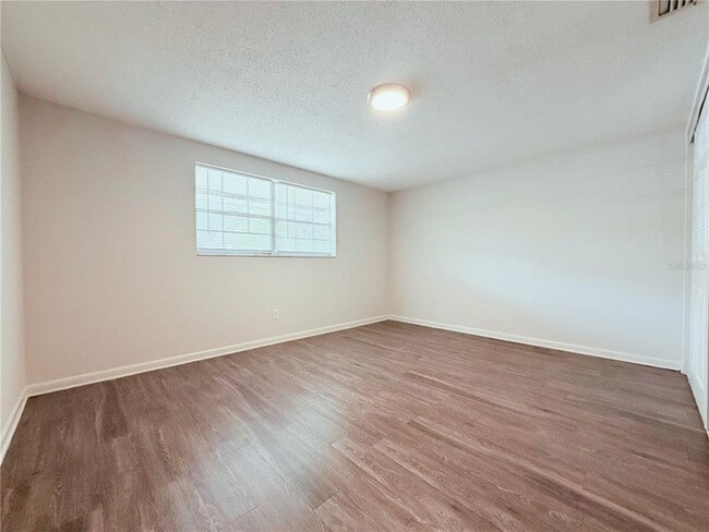 Building Photo - 5305 Oakwood Ct