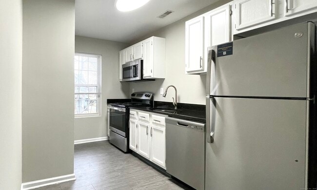 Building Photo - 68 W Main St