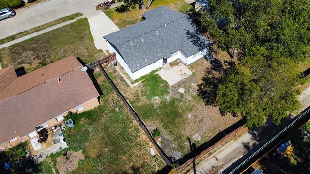 Building Photo - 512 E Tyler St