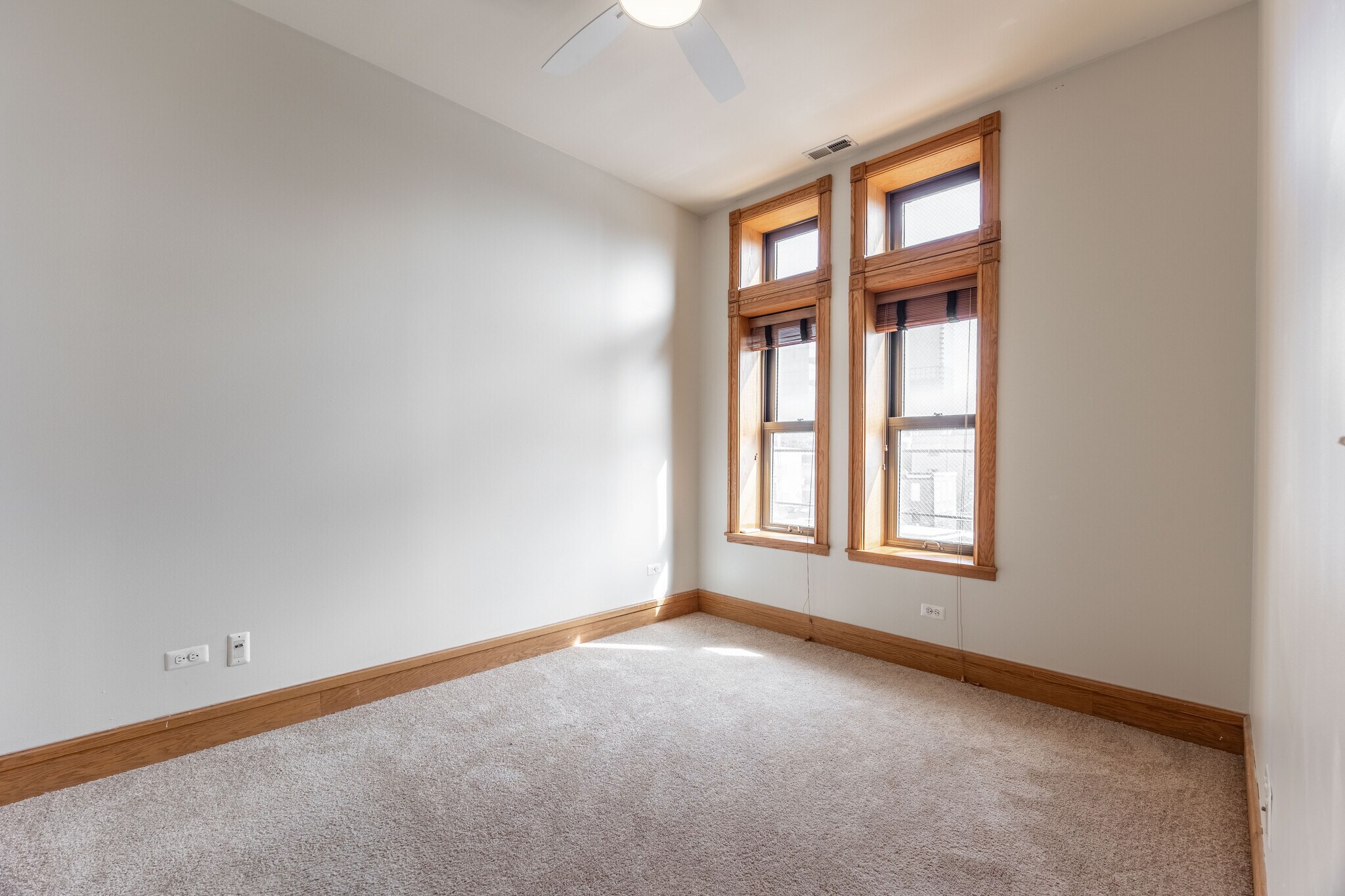 Building Photo - 1162 W Grand Ave