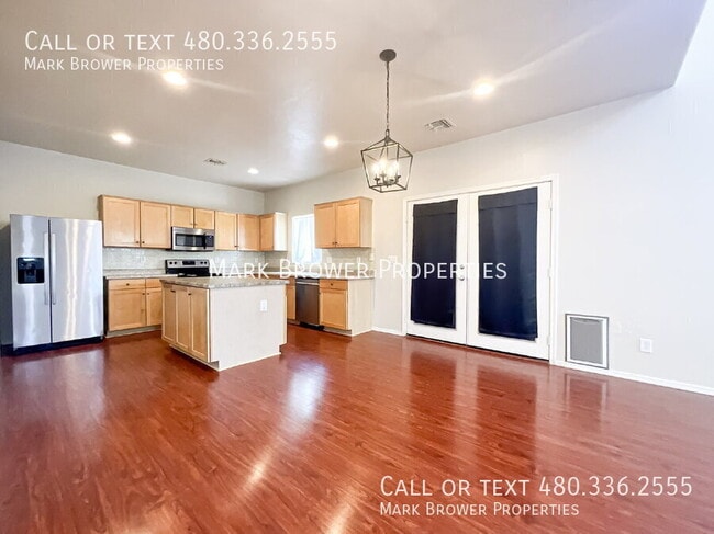 Building Photo - 396 E Bradstock Way