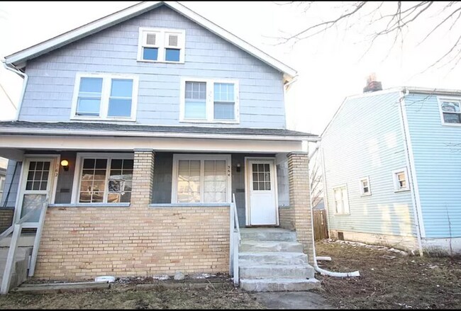 Primary Photo - 562-564 S Terrace Ave