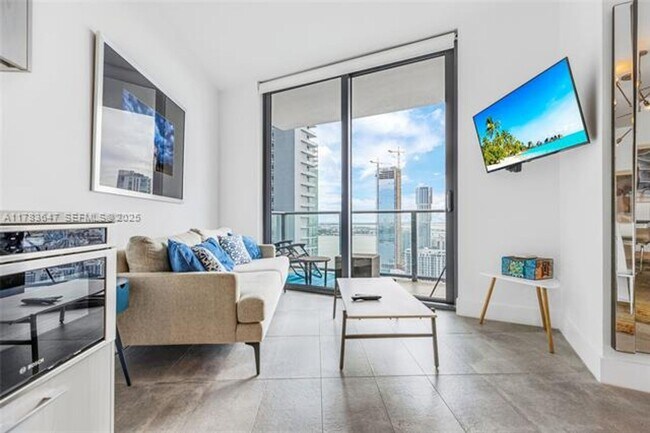 Building Photo - 501 NE 31st St