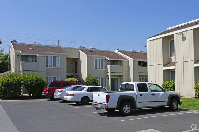 Foxwood Apartments Porterville, CA Apartment Finder
