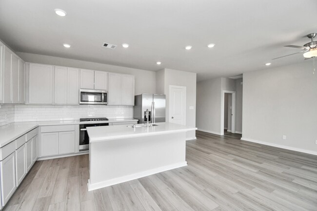 Building Photo - 6702 Arabella Lakes Dr