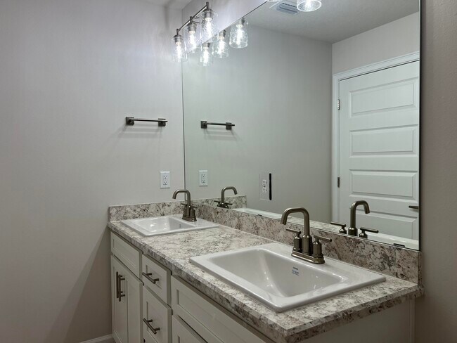 Building Photo - 8638 Giovanni Ave