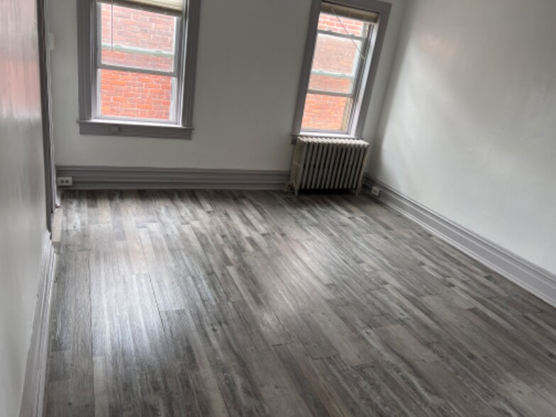 Building Photo - 631 W Market St