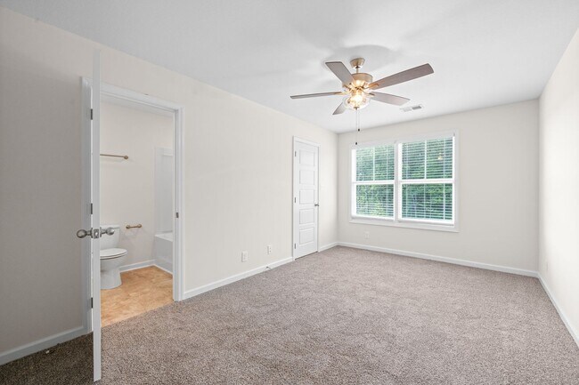 Building Photo - 2 Bedroom Condo For Rent Near Riverside Drive!