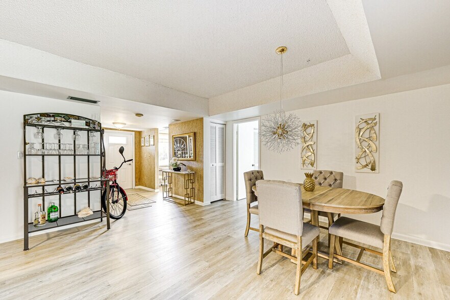 Building Photo - 432 Teryl Rd