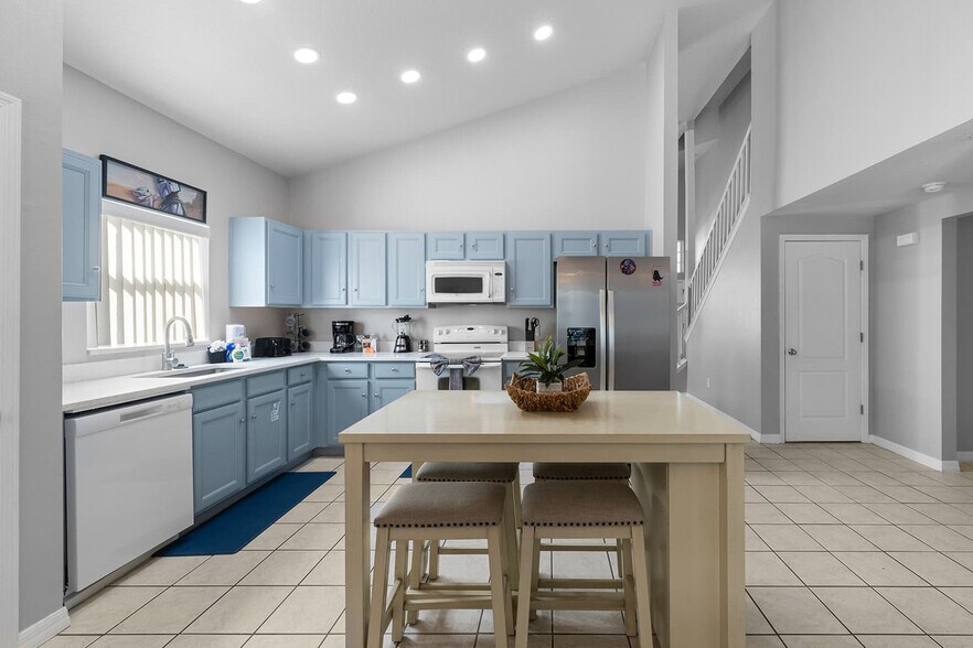 Building Photo - 453 Scrub Jay Way