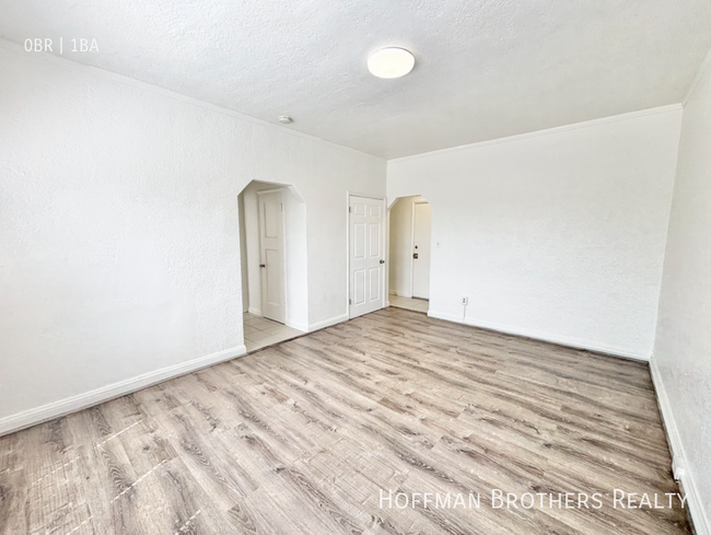 Building Photo - 1614 35th Ave