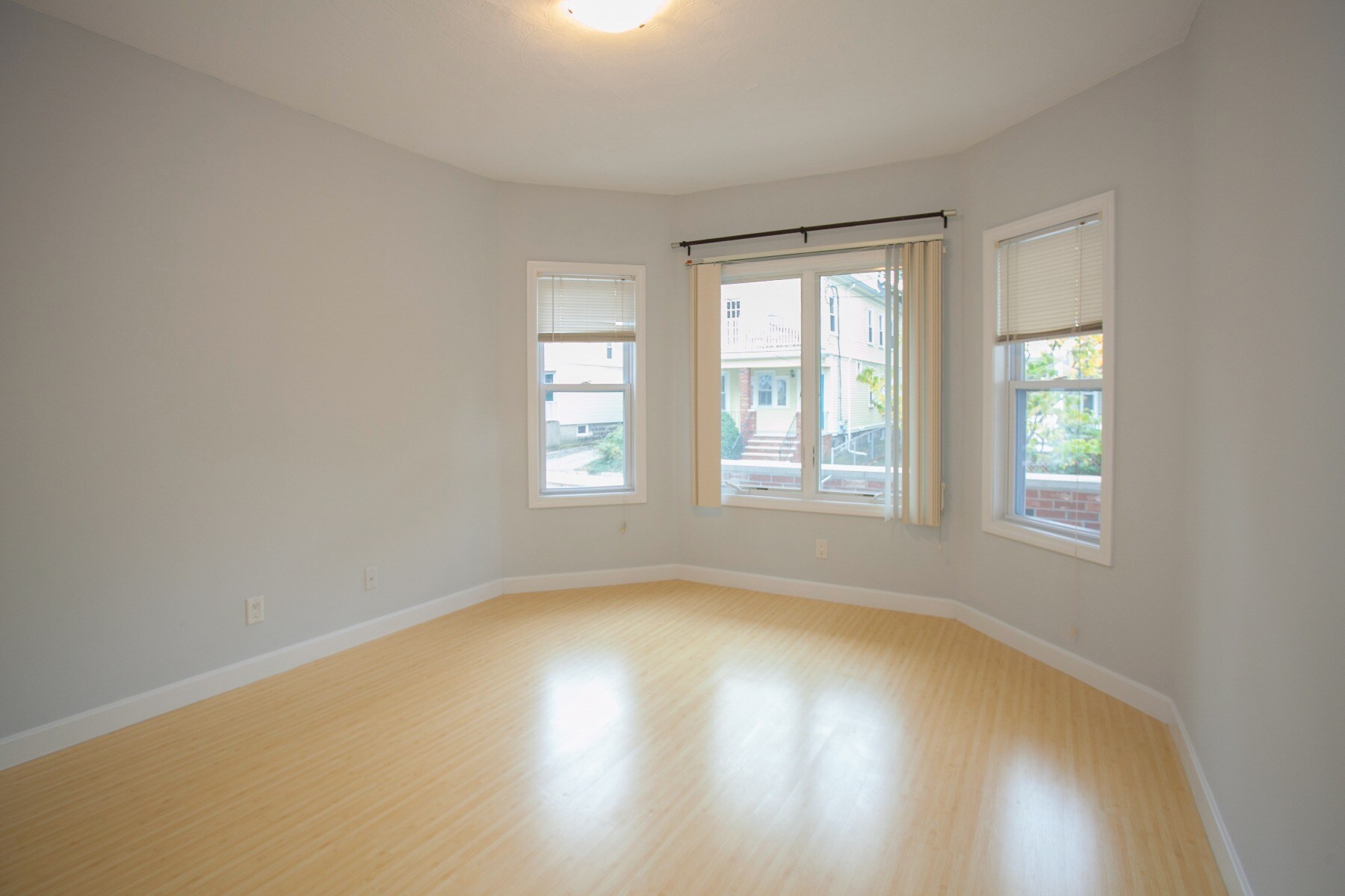 Building Photo - 33 Bromfield Rd