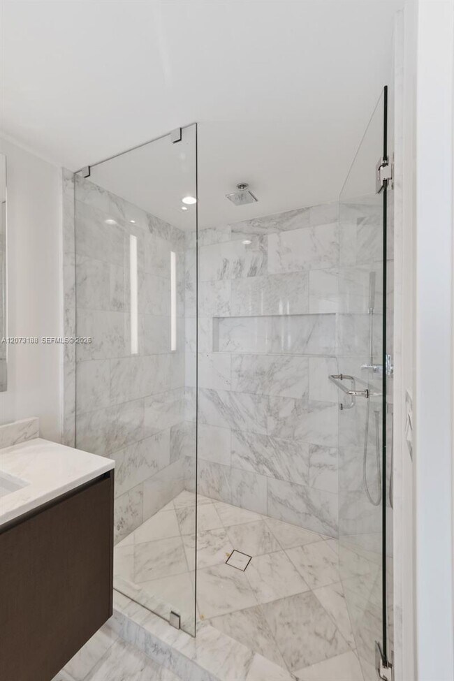 Building Photo - 1451 Brickell Ave