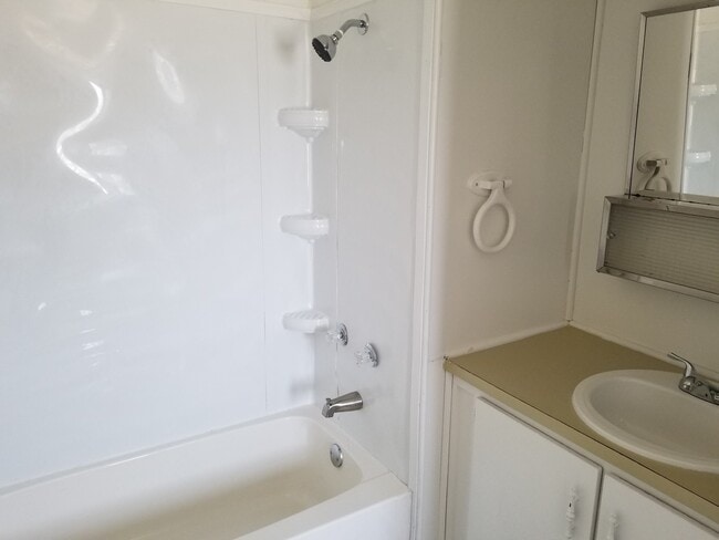 Building Photo - Bullhead City!  2 Bedroom Mobile